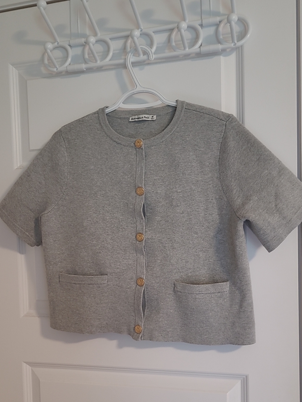 Abercrombie & Fitch Gray Short-Sleeve Button Cardigan